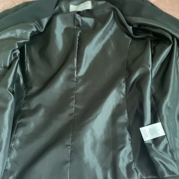 Valerie Steven’s Women's Elegant Black Suit Jacket - Picture 3 of 10